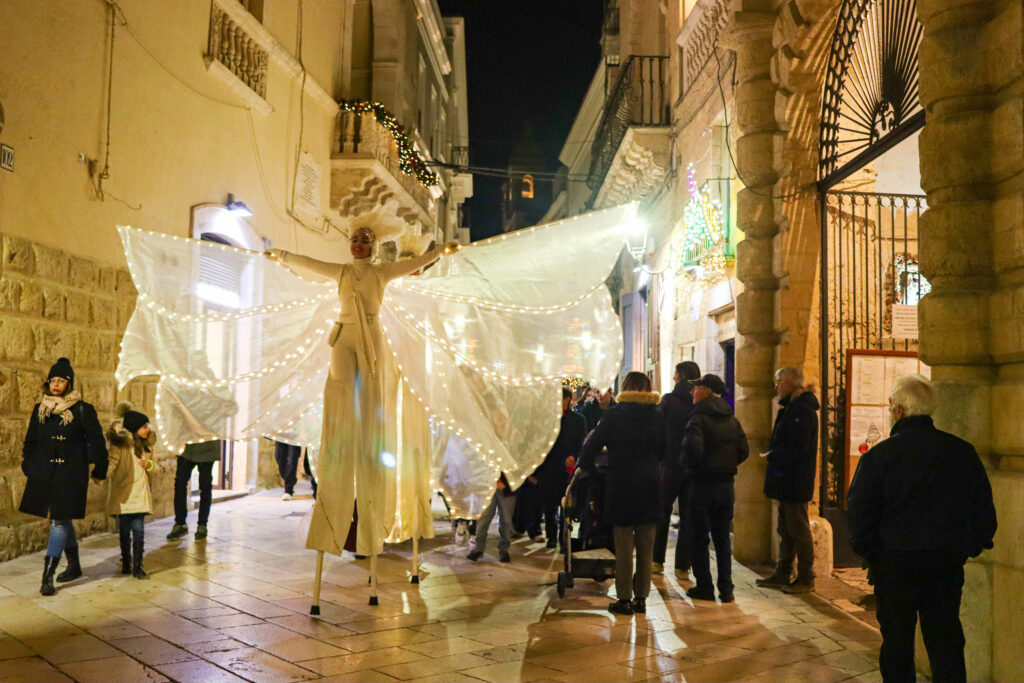 Light-signals-farfalle-luminose-artisti-di-strada-Puglia-Lecce-Brindisi-Taranto-bari-Foggia-(79)