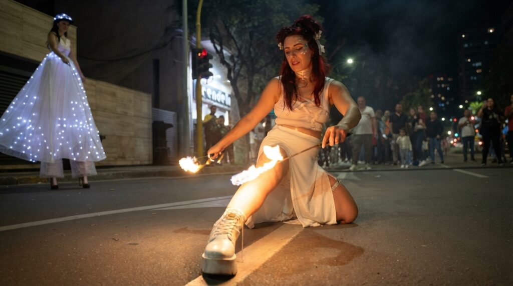 Spettacolo di fuoco in Puglia: giocoliere mangiafuoco e sputafuoco
Artisti di Strada Puglia offre uno show esclusivo con giocolieri mangiafuoco e sputafuoco, perfetto per eventi come matrimoni, feste private, sagre e celebrazioni aziendali. Uno spettacolo visivamente mozzafiato, che combina abilità tecniche e adrenalina, con coreografie di fuoco che affascinano adulti e bambini. La performance, della durata di 20 minuti, è un'esperienza unica, sicura e coinvolgente, disponibile in Puglia e regioni limitrofe. Perfetto per trasformare qualsiasi evento in un momento indimenticabile.