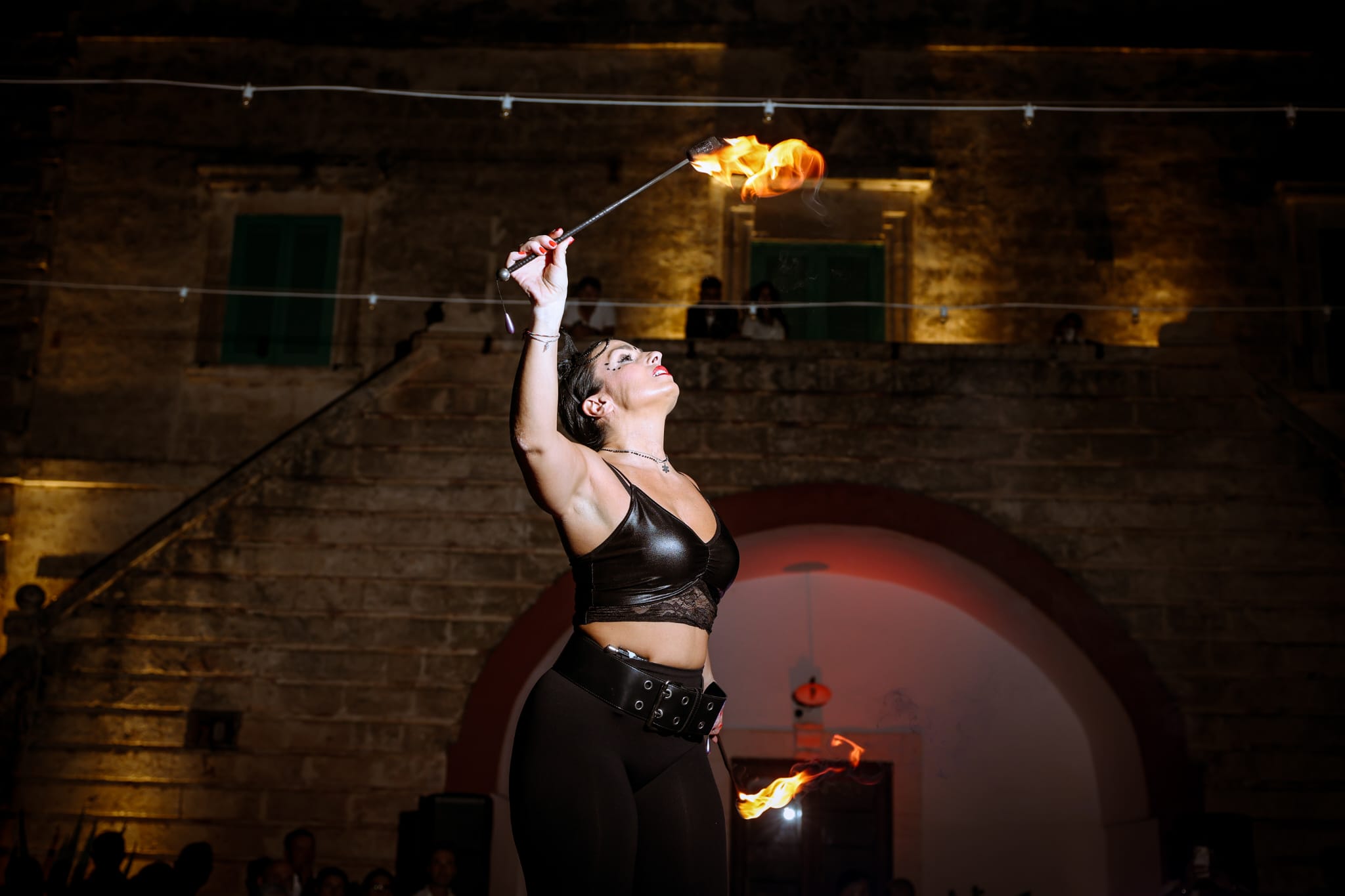 madame-sasa-trampoliera-artista-del-fuoco (11)