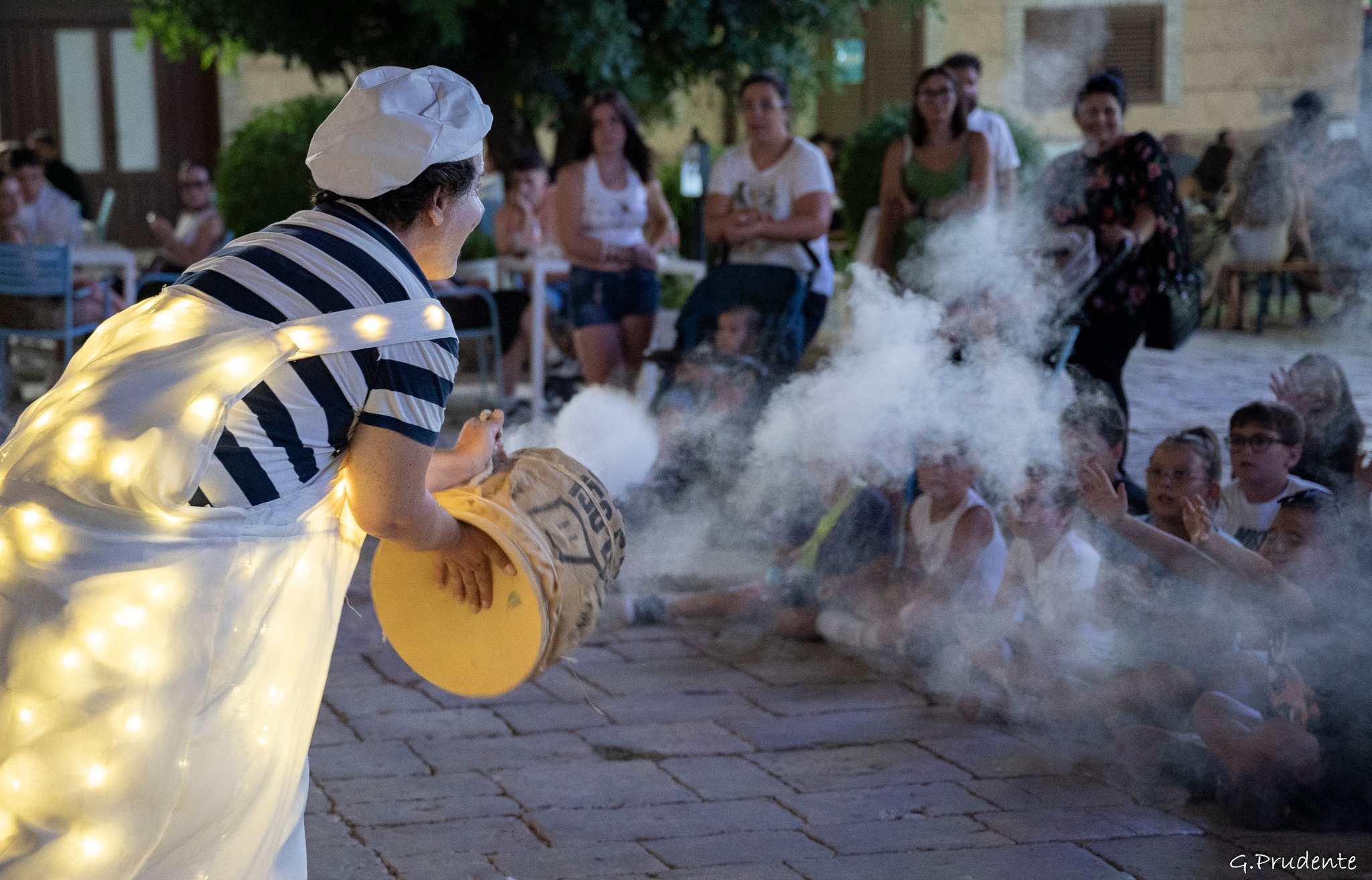 un-cuore-grande-cosi-lella-bretella-papillon-le-burlon-artistidistrada-puglia-open-circus-puglia-japigiawedding-1