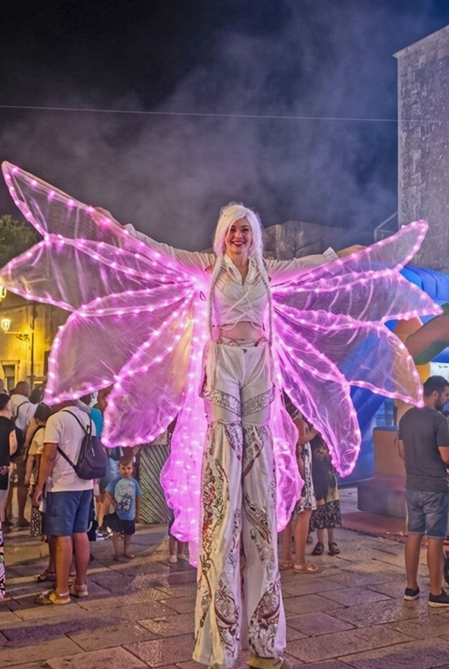 kumari-fata-luminosa-trampoli