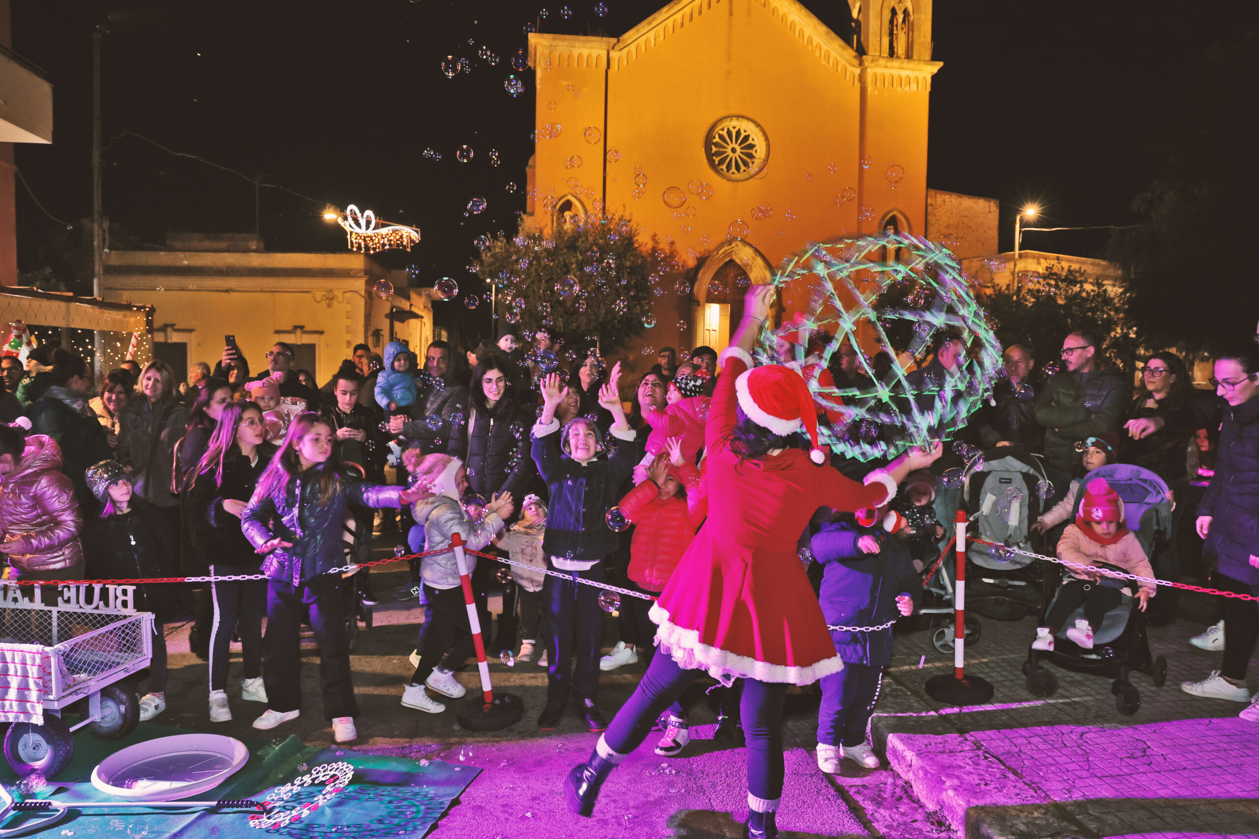 blue-lady-bolle-disapone-artisti-di-strada-puglia (6)