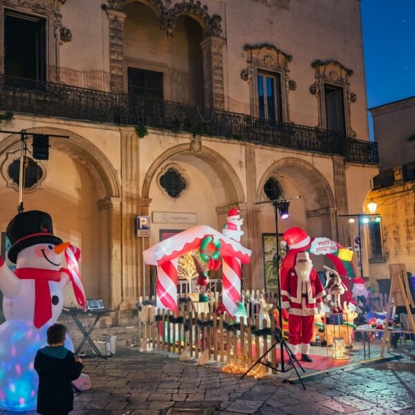 lella-bretella-villaggio-casetta-babbo-natale-eventi-in-piazza (15) lella-bretella-villaggio-casetta-babbo-natale-eventi-in-piazza (15)