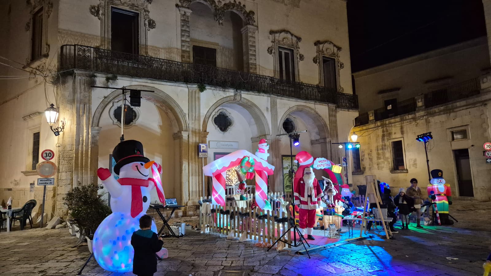 lella-bretella-villaggio-casetta-babbo-natale-eventi-in-piazza (5)