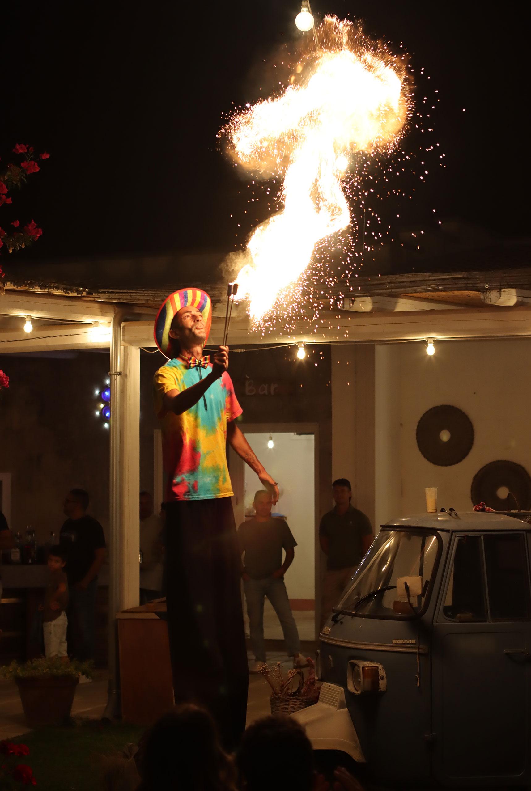 namas-trampoliere-sputafuoco-artistidistrada-puglia